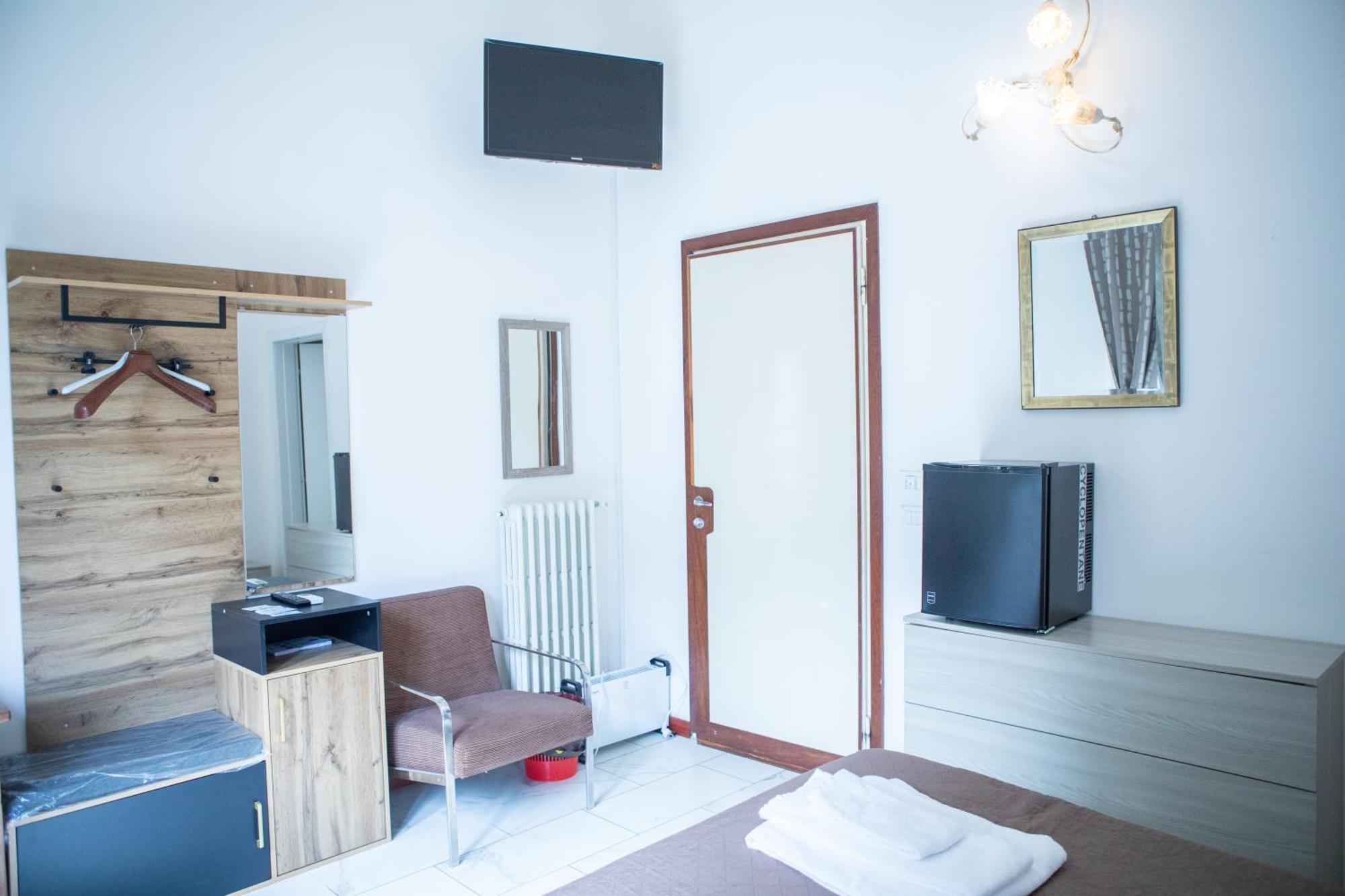 Villa Giove Rooms Prato  Exterior photo